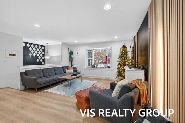 19210 Glendale Circle, Spring Lake, MI 49456