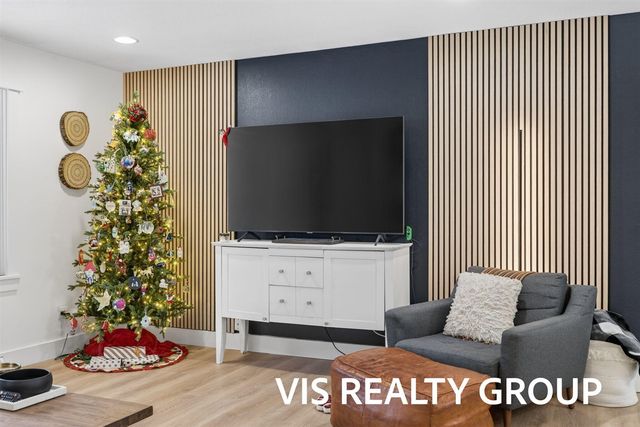 19210 Glendale Circle, Spring Lake, MI 49456