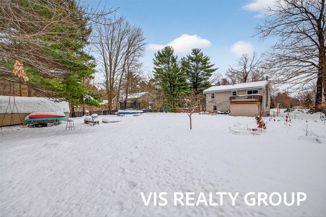 19210 Glendale Circle, Spring Lake, MI 49456