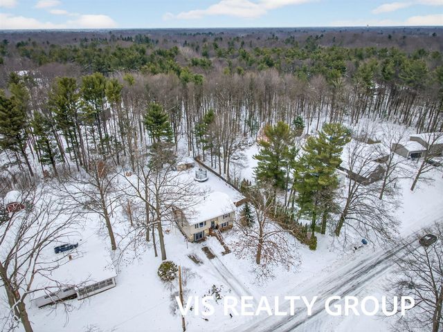 19210 Glendale Circle, Spring Lake, MI 49456