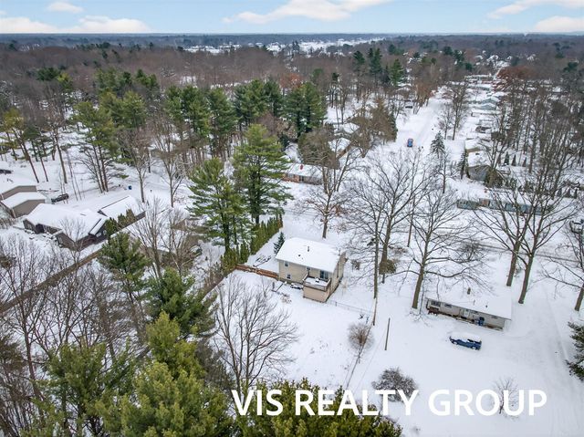 19210 Glendale Circle, Spring Lake, MI 49456