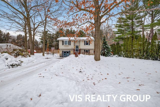 19210 Glendale Circle, Spring Lake, MI 49456