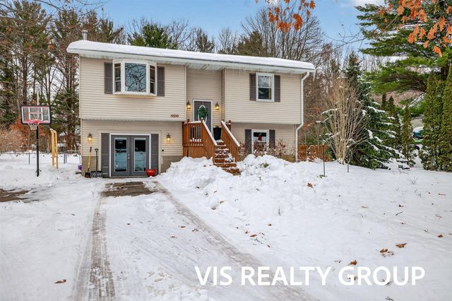 19210 Glendale Circle, Spring Lake, MI 49456