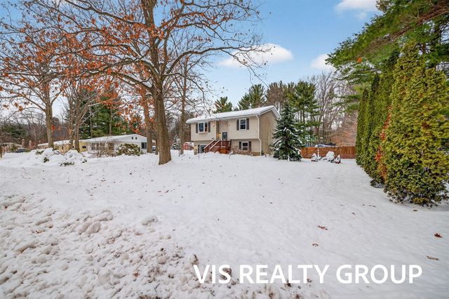 19210 Glendale Circle, Spring Lake, MI 49456