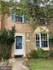 33 JONES VALLEY CIR, Baltimore, MD 21209