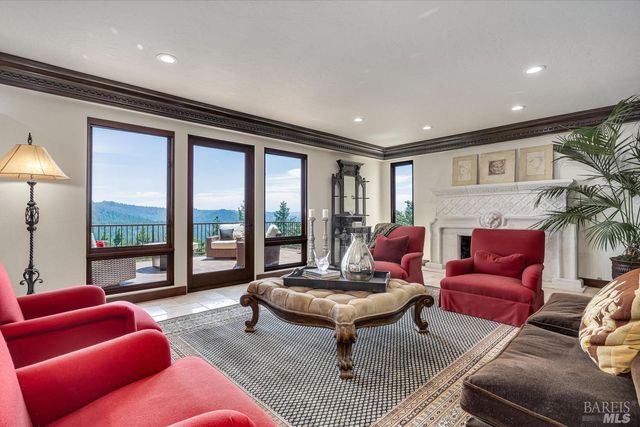 1315 Crestmont Dr, Angwin, CA 94508