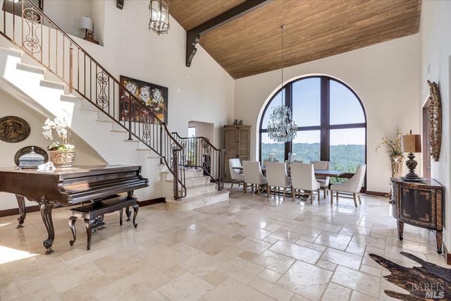 1315 Crestmont Dr, Angwin, CA 94508