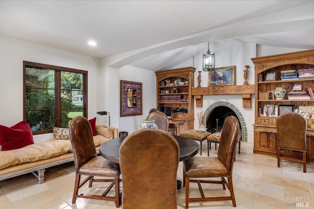 1315 Crestmont Dr, Angwin, CA 94508