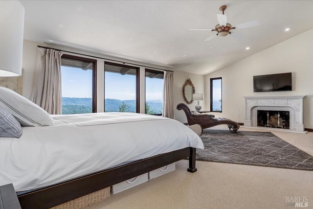 1315 Crestmont Dr, Angwin, CA 94508