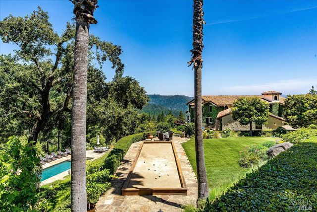 1315 Crestmont Dr, Angwin, CA 94508