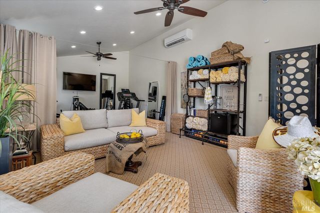 1315 Crestmont Dr, Angwin, CA 94508