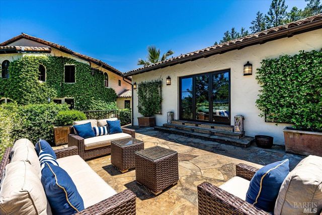 1315 Crestmont Dr, Angwin, CA 94508