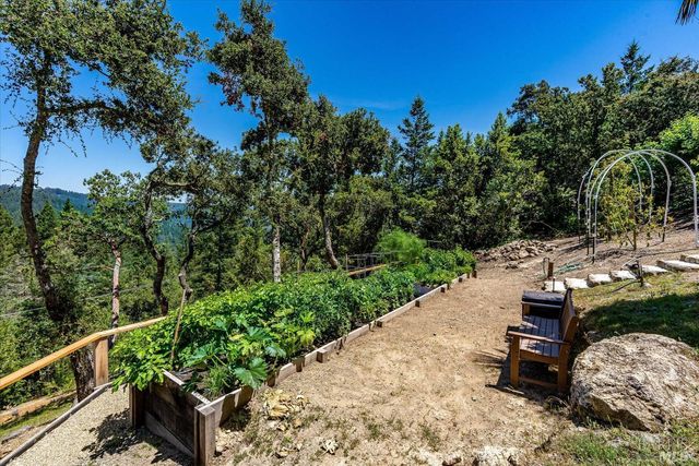 1315 Crestmont Dr, Angwin, CA 94508