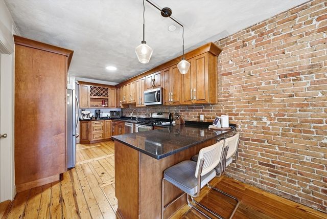 30 Beacon St 1, Chelsea, MA 02150