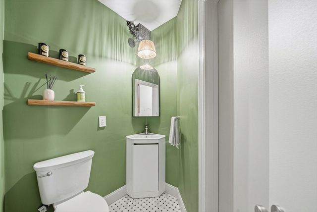 30 Beacon St 1, Chelsea, MA 02150
