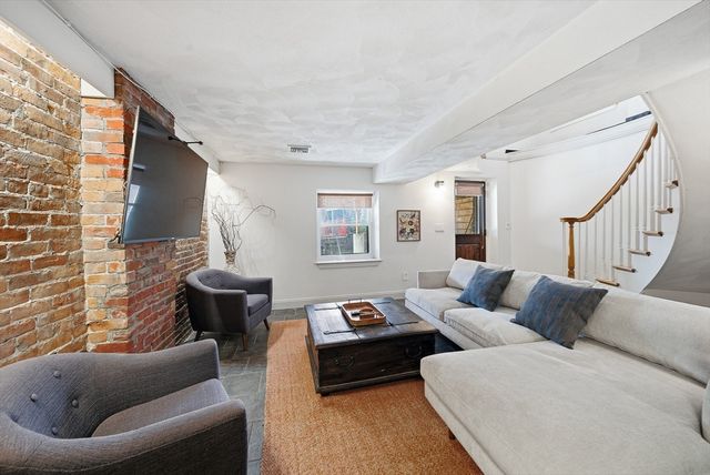30 Beacon St 1, Chelsea, MA 02150