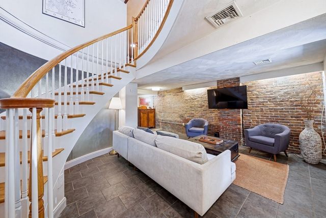 30 Beacon St 1, Chelsea, MA 02150
