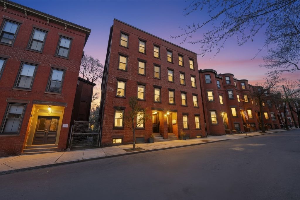30 Beacon St 1, Chelsea, MA 02150