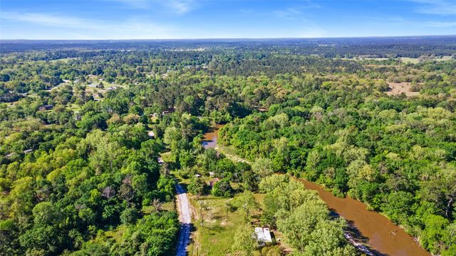 209 Fishermans Trail, Huntsville, TX 77320