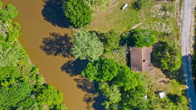 209 Fishermans Trail, Huntsville, TX 77320