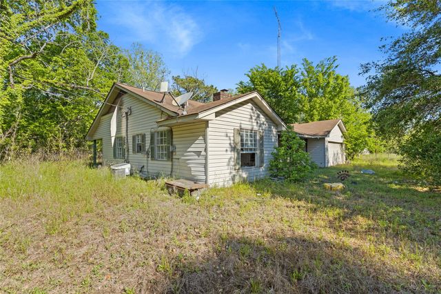 209 Fishermans Trail, Huntsville, TX 77320