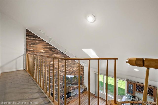 1830 Lone Pine Road, Bloomfield Hills, MI 48302