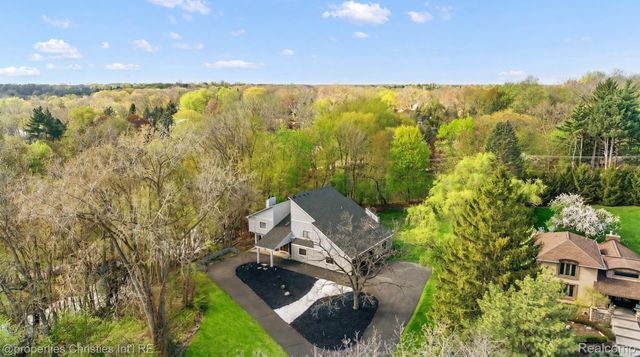 1830 Lone Pine Road, Bloomfield Hills, MI 48302