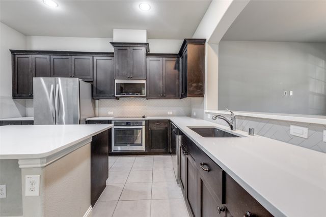 828 Rohan Drive, Richardson, TX 75081