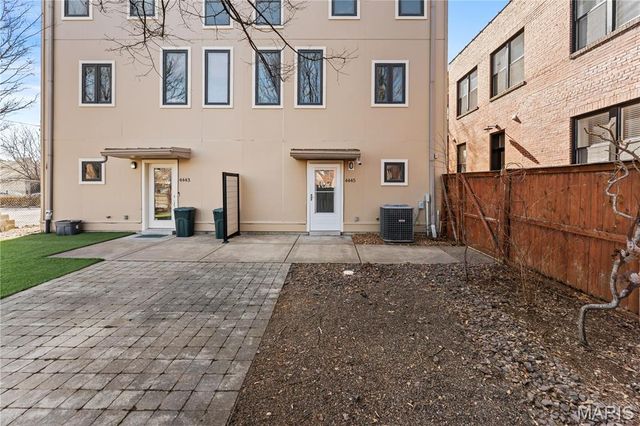 4445 Olive Street, St Louis, MO 63108