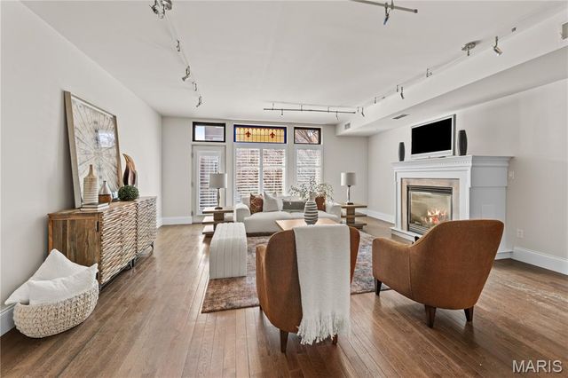 4445 Olive Street, St Louis, MO 63108