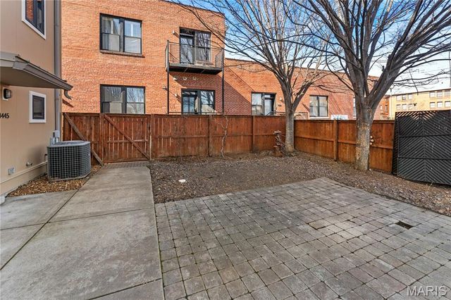 4445 Olive Street, St Louis, MO 63108