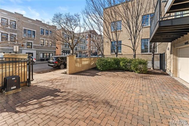 4445 Olive Street, St Louis, MO 63108