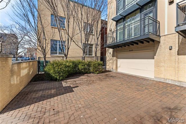 4445 Olive Street, St Louis, MO 63108