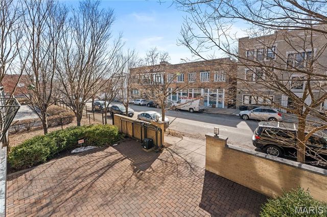 4445 Olive Street, St Louis, MO 63108