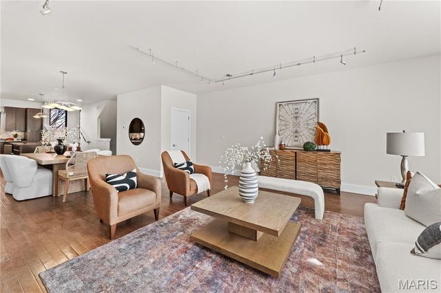 4445 Olive Street, St Louis, MO 63108