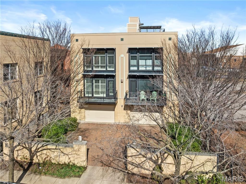 4445 Olive Street, St Louis, MO 63108