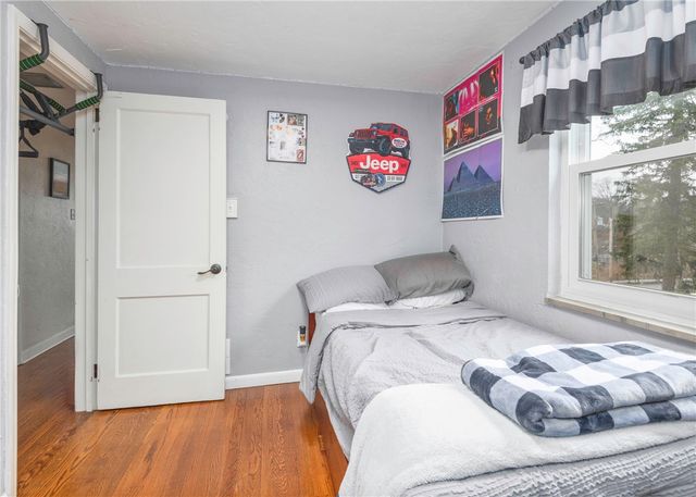 276 Thompsonville Rd, Peters Twp, PA 15317