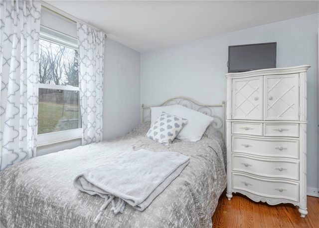 276 Thompsonville Rd, Peters Twp, PA 15317