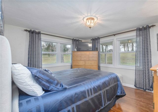 276 Thompsonville Rd, Peters Twp, PA 15317