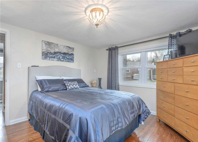 276 Thompsonville Rd, Peters Twp, PA 15317