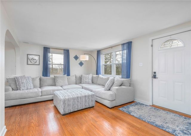 276 Thompsonville Rd, Peters Twp, PA 15317