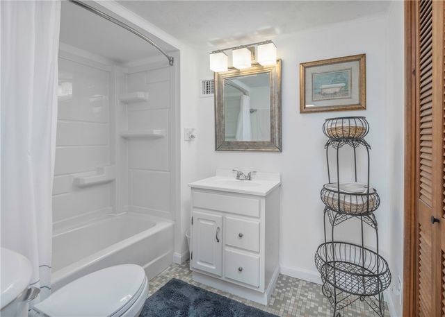 276 Thompsonville Rd, Peters Twp, PA 15317