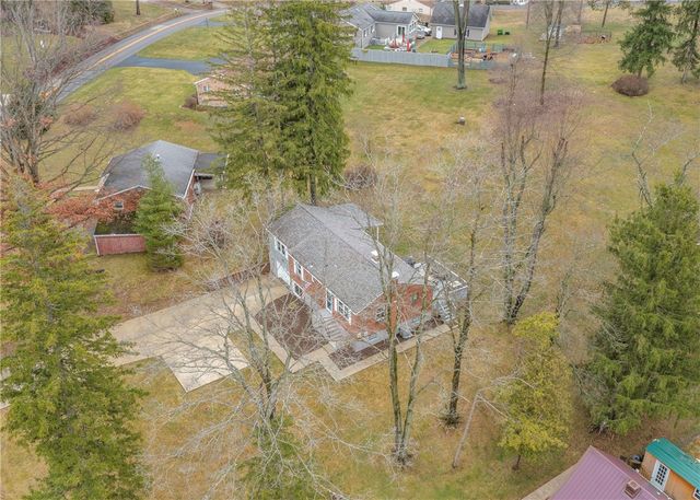 276 Thompsonville Rd, Peters Twp, PA 15317