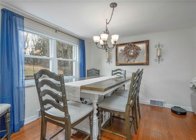 276 Thompsonville Rd, Peters Twp, PA 15317