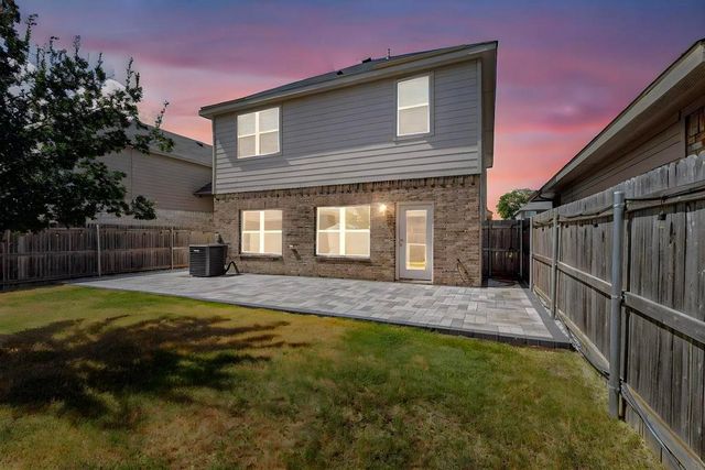 237 Mckenna Court, Grand Prairie, TX 75051