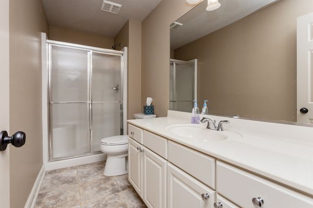 2150 Copper Wynd Drive 8, Pleasant Hill, IA 50327