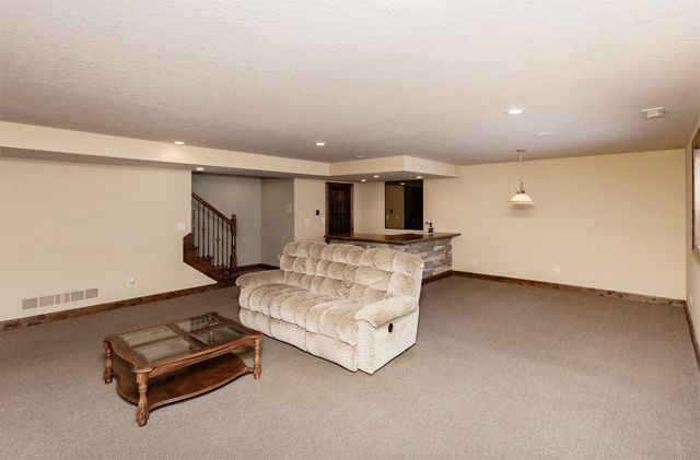 2150 Copper Wynd Drive 8, Pleasant Hill, IA 50327