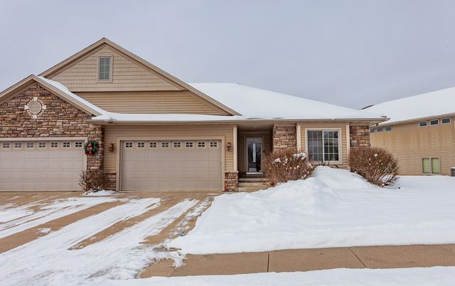 2150 Copper Wynd Drive 8, Pleasant Hill, IA 50327