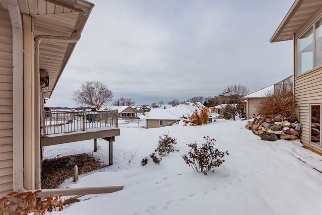 2150 Copper Wynd Drive 8, Pleasant Hill, IA 50327