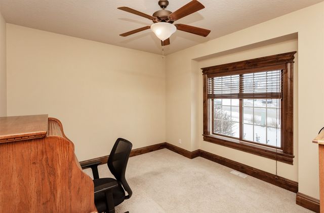 2150 Copper Wynd Drive 8, Pleasant Hill, IA 50327